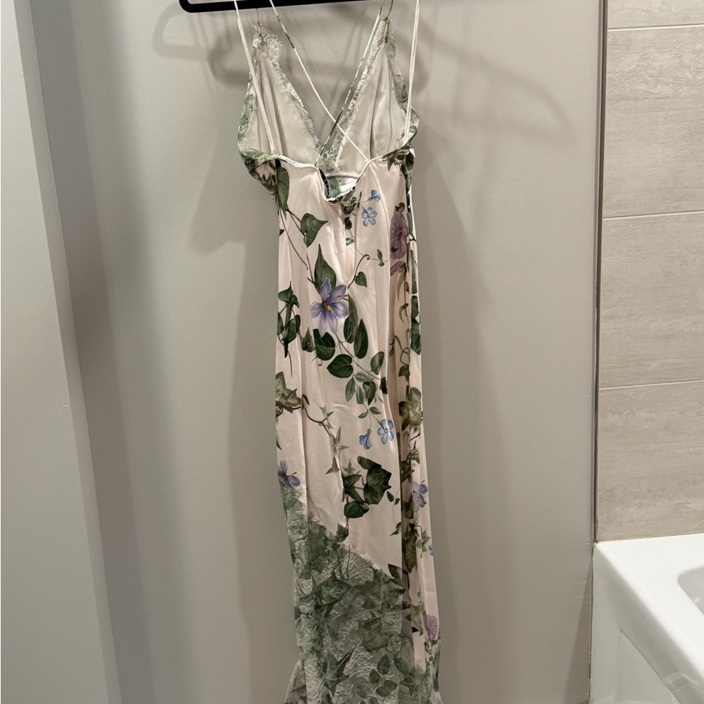 Alice + Olivia Claudia Dress in Green and Cream - Picture 4 of 5